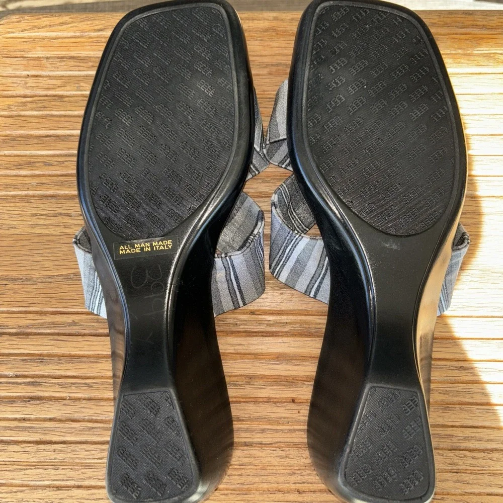 Liz Claiborne Flex Grey Striped shoes peep toe sandals Wedge Heel womens sz 9.5